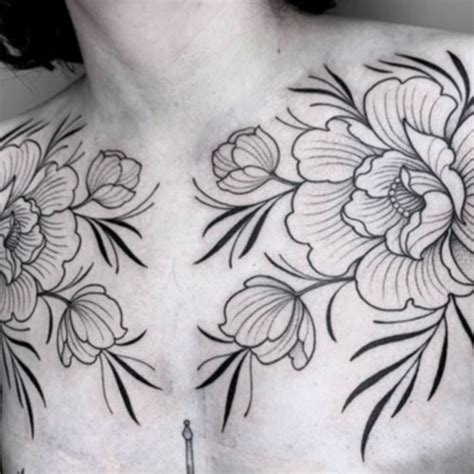 tatuajes pechos mujer|Tatuajes mujer pecho